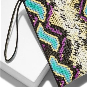 OH SO CHIC✌️MEDIUM SNAKE WRISTLET!